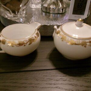VINTAGE Wedgwood Whitehall ? W4000 Creamer & Sugar Bowl with Lid
